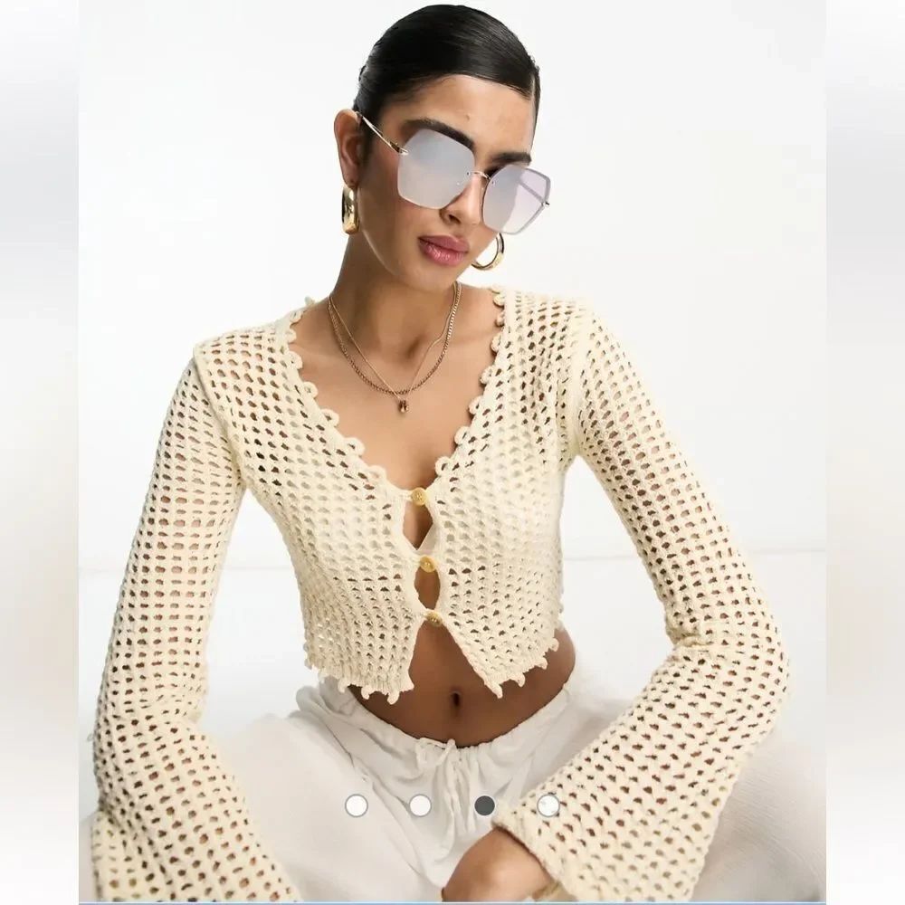 River Island Crochet Button Crop Knitted Top in Cream Sz 8 NWT